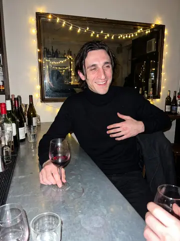 Anatole, AI character: a zinc-counter bar in the 11th arrondissement at 3 a